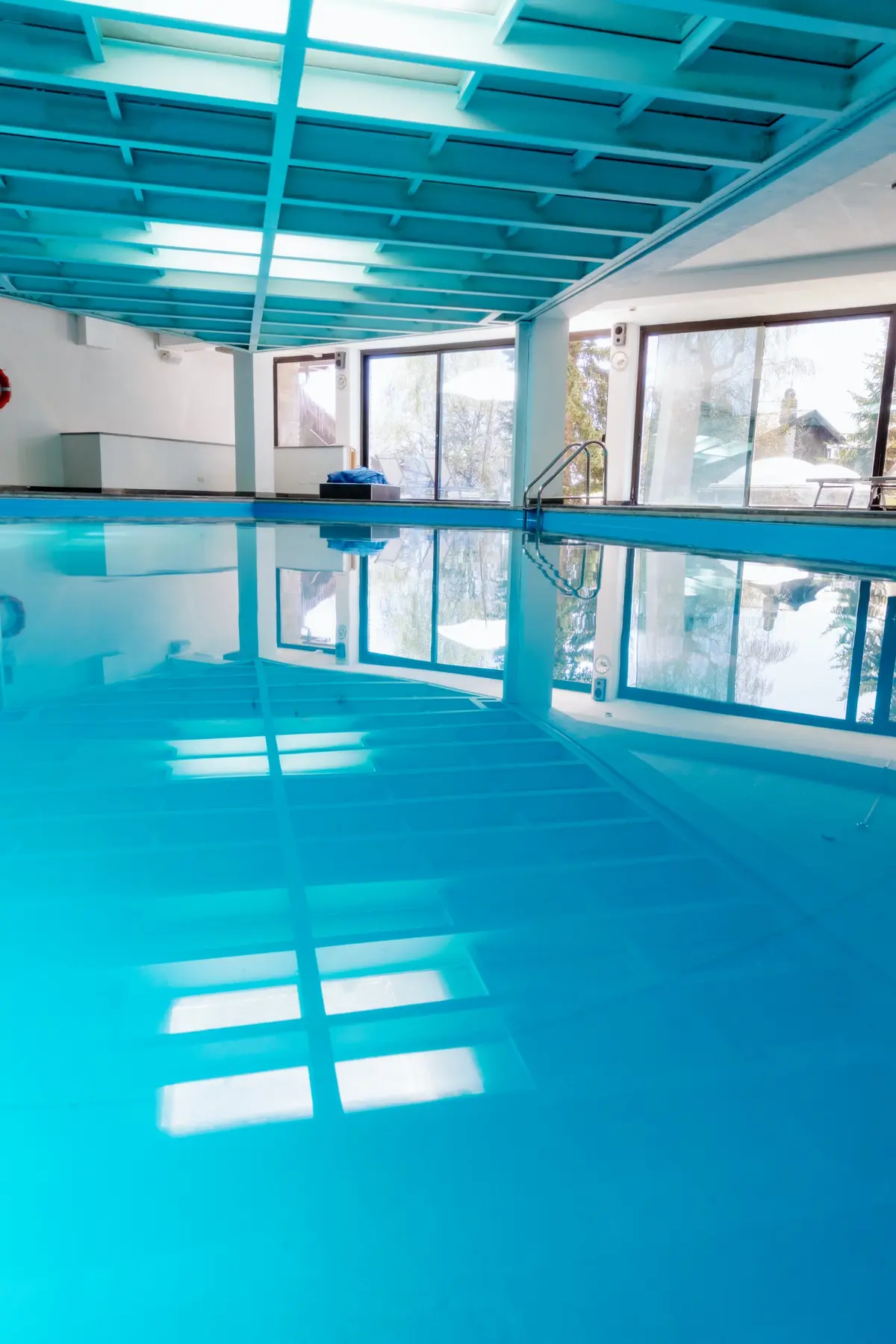 Piscina coperta dello Chalet Hôtel du Soleil